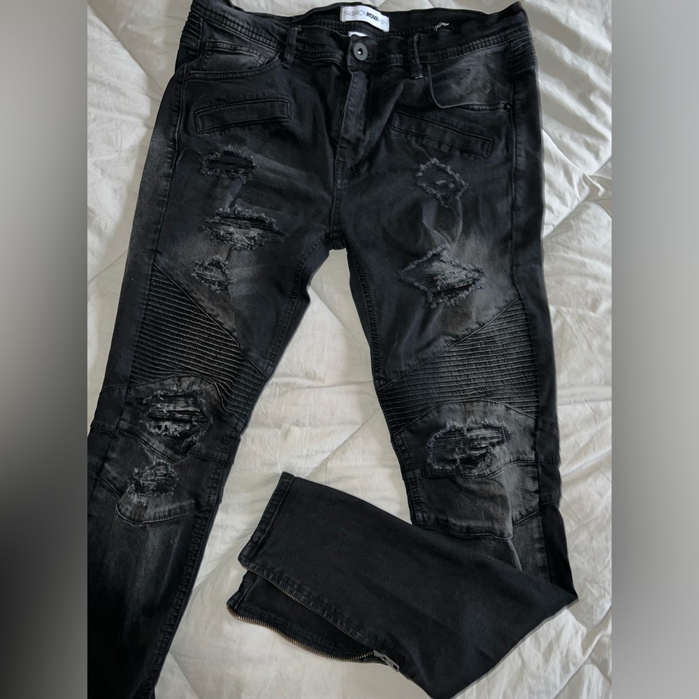 Black fashion nova distressed Jeans